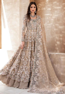 Robes de mariée modernes avec des décolletés épaules dénudées, des jupes superposées et des détails romantiques pour des célébrations de mariage élégantes - Product Image 5