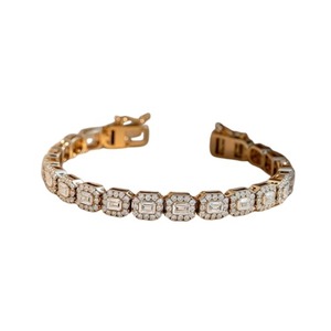 Bracelet de créateur de luxe avec halo d'émeraudes de 7 carats et diamants de laboratoire - Product Image 5