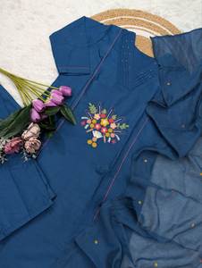 NUEVO LANZAMIENTO: Conjunto de Salwar Kameez para Mujer, Kurta Bordada, Estilo Gajaro ERIE Moderno para Fiestas, Todas las Temporadas, Viscosa Pura de Secado Rápido - Product Image 2