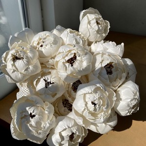 VADEE SOLA WOOD FLOWER Bouquet de pivoines artificielles en bois de Sola blanc, artisanat durable fait main, décorations pour mariage et maison - Product Image 2