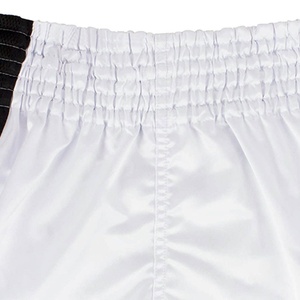 Shorts de boxe unisexes blancs avec empiècements latéraux en mesh noir, coupe classique, respirants, en polyester, pour arts martiaux, taille adulte - Product Image 3
