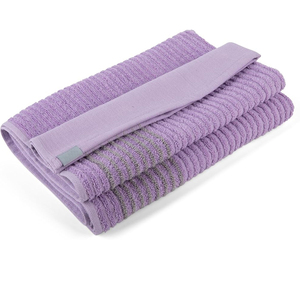 Conçue pour les modes de vie actifs, cette serviette de sport combine une texture douce, une taille pratique et des options de transport pratiques pour l'entraînement. - Product Image 2