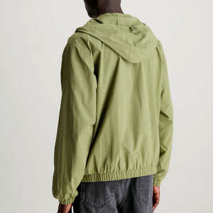 Veste coupe-vent à capuche légère et fine en nylon imperméable pour homme, avec cordon de serrage, fermeture éclair, logo personnalisé, streetwear, coupe oversize - Product Image 4