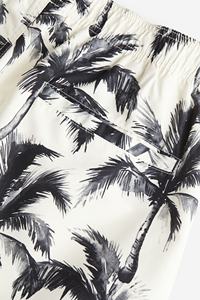 OEM Custom Logo Summer Men's Gym <b>Shorts</b> 100% Polyester Solid Pattern Eco-Friendly Printed Logo <b>Swim</b> Trunks - Product Image 5