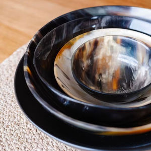 Bol de service en corne fait main, durable et léger, pour la cuisine et les réceptions, couleur naturelle, passe au lave-vaisselle - Product Image 1