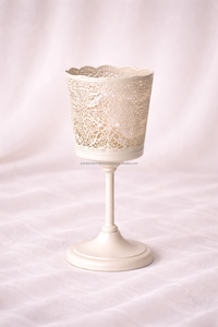 Portavelas votivas de metal grabado con encaje y soporte largo – Juego de 4 (Negro, Blanco, estaño y Oro Antiguo) - Product Image 2