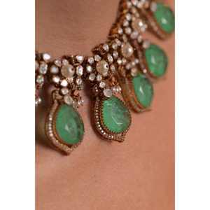Ensemble de colliers élégants de style choker, ensemble de colliers de mariage sud-indiens, bijoux Kundan inspirés de Sabyasachi, collier cadeau de fiançailles - Product Image 3