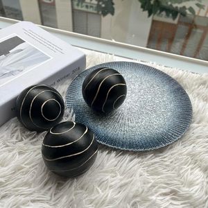 Boules décoratives en bois de manguier, lot de 3, pour centre de table ou usage individuel (lot de 3), (3" x 3" x 3") - Product Image 3