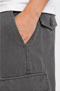 Pantalones Cargo Gris Carbón para Hombre, de Pierna Ancha, Estilo Minimalista, Corte Relajado, Diseño Limpio, con Múltiples Bolsillos - Product Image 4