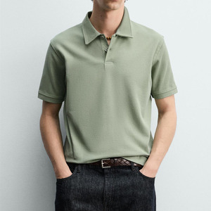 เสื้อโปโลสีเขียวอ่อนคลาสสิกน้ำหนักเบา ป้องกันริ้วรอย แฟชั่นสำหรับผู้ชาย สวมใส่สบาย ระบายอากาศได้ดี ทรงพอดีตัว ทันสมัย เหมาะสำหรับใส่ทุกวัน - Product Image 1