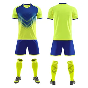 Topkwaliteit Voetbal Jersey Voetbaluniformen Mannen Dragen Sportpak Set Met Aangepaste Verpakking.