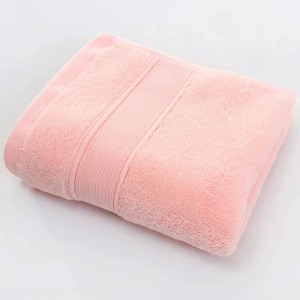 ผ้าขนหนูอาบน้ำแบบไม่ถักทอเป็นมิตรกับสิ่งแวดล้อม ขายส่ง ผ้าฝ้ายพรีเมียม GSM สูง นุ่ม ซึมซับน้ำได้ดี แห้งเร็ว ผ้าขนหนูห้องน้ำสุดหรู รับผลิตแบบ OEM จำนวนมาก - Product Image 6