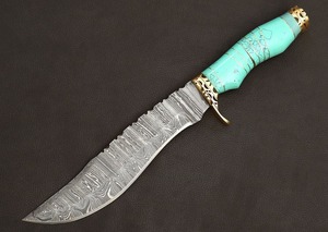 Couteau de survie en acier Damas fait main avec manche en résine et étui en cuir OEM pour le camping, la chasse et les activités de plein air - Product Image 4