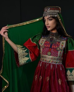 Nouvelles Robes Kuchi Afghanes à Motifs Mixtes pour Acheteurs Mondiaux, Manches Longues, Style Tribal Vintage Ethnique, en Chiffon Brodé à la Main - Product Image 5