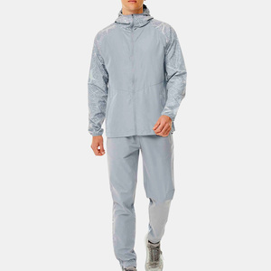 Ensemble de jogging thermique décontracté léger en nylon pour homme, avec sweats à capuche zippés réfléchissants et pantalons de survêtement coupe-vent pour l'extérieur - Product Image 2