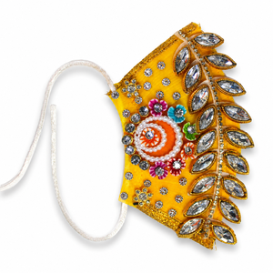 Ensemble robe et chunni jaunes de créateur Laddu Gopal avec ornements en pierres, perles et feuilles - Product Image 3