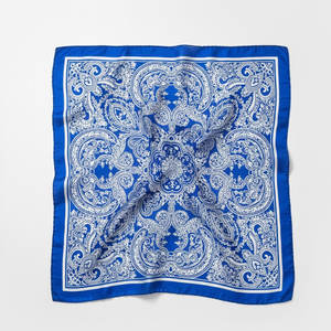 Écharpe bandana en tricot doux, tour de cou confortable pour la mode d'automne et le confort des superpositions légères en hiver - Product Image 5