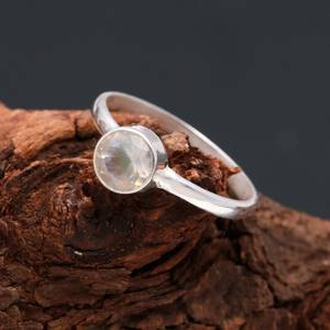 Bague en Pierre de Lune Arc-en-ciel Naturelle Certifiée IGI, Argent Sterling 925, Faite à la Main, Minimaliste, Délicate, Bijou Art Déco, Cadeau Élégant pour - Product Image 2