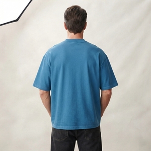 T-shirt à épaules tombantes, T-shirt court, T-shirt homme uni à col rond et manches courtes, coupe classique, décontracté, en jersey de coton bleu - Product Image 2