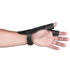 Guante clásico de tiro con arco de tres dedos hecho de cuero de vaca de alta calidad, construcción flexible para el movimiento de las manos durante el tiro. - Product Image 2