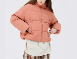 Chaqueta acolchada de coral para mujer, cuello alto, manga larga, abrigo cálido de invierno con cierre de cremallera, color sólido, manga gruesa abullonada - Product Image 3