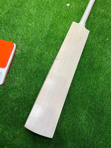 Batte de cricket en saule de qualité standard 1 ENGLISH avec poignée pour le tir, livraison incluse, pour usage par les équipes sportives, service OEM de batte de cricket - Product Image 2