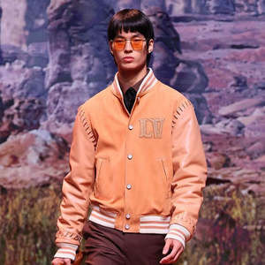 Chaquetas Varsity de Cuero Completo para Universidad, Diseño de Moda Urbana, con Logotipo Personalizado Bordado, para Unisex - Product Image 5