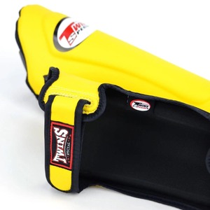 Protège-tibias Twins Muay Thai en cuir de vachette véritable léger de qualité supérieure, protection de base pour la boxe et le MMA, logo personnalisé, différentes tailles - Product Image 6