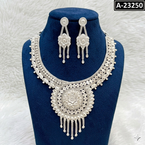 Conjunto de Collar y Pendientes de Flor Chapados en Oro de 24K para Mujer, Joyería Clásica para Boda, Aleación A-23245 - Product Image 5