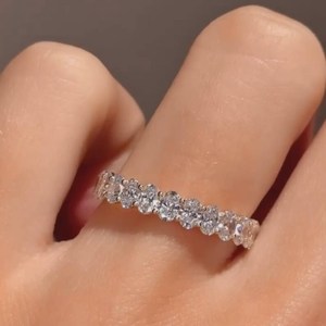 Anillo de 3 bandas con diamantes de corte marquesa de 2.00 quilates E VS1, oro macizo de 14k, banda de eternidad ovalada con diamantes cultivados en laboratorio, regalo romántico para el Día de San Valentín - Product Image 3