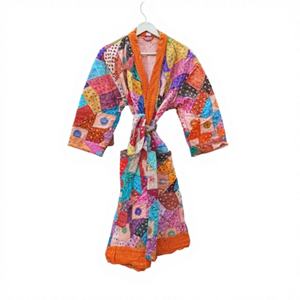 Manteau long d'hiver pour femme en coton matelassé, avec broderie ajourée à la main, manches longues et ceinture à patchwork – Vente en gros - Product Image 1