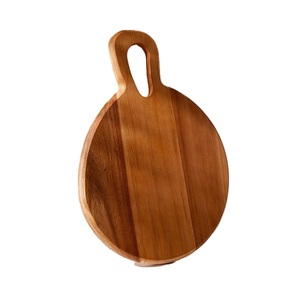 Tabla de cortar de madera con superficie lisa para una fácil limpieza y preparación higiénica de alimentos en el hogar, cocina o restaurante. - Product Image 6