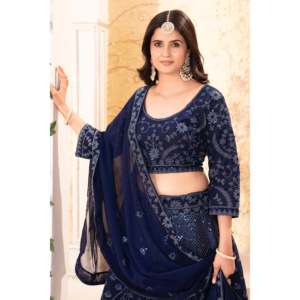 Conjunto de mujer de último diseñador Lehenga Choli bellamente bordado - Product Image 1