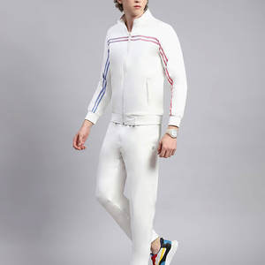 Ensemble de survêtement décontracté pour homme avec tissu doux et pantalon fuselé, idéal pour le sport ou les sorties décontractées - Product Image 2