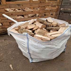 Bûches de bois de chauffage de qualité supérieure en chêne et hêtre séchées au four pour cheminée, poêle à bois et foyer extérieur, bois dur à combustion propre - Product Image 1
