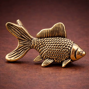 Sculpture de poisson en laiton royal, accent décoratif pour centre de table et décoration intérieure sophistiquée - Product Image 1