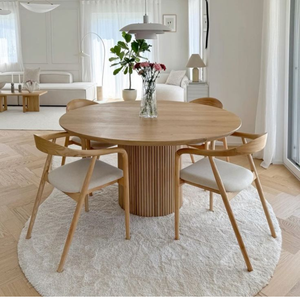 Table à manger scandinave ronde à piétement cannelé en teck massif - Product Image 1