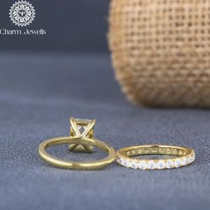 Bague de fiançailles classique en moissanite taille coussin, en argent, certifiée IGI, pour femme, sertie à griffes - Product Image 2