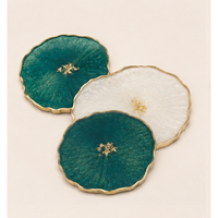 Ensemble de sous-verres en résine époxy agate de luxe faits à la main, aspect marbre fausse géode vert émeraude avec bordure dorée, logo personnalisé OEM