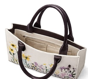 Bolsa de Mano de Lona Bordada a Mano con Diseño Floral, Fabricada en India, Bolsa de Compras de Algodón Hecha a Mano para Mujer, Disponible para la Venta - Product Image 3