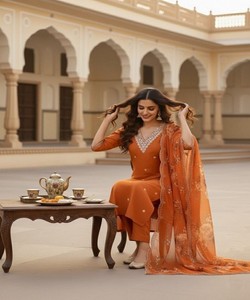 Conjunto de Kurta de Rayón Naranja con Dupatta para Mujer, Ropa Tradicional Étnica de India y Pakistán, Largo hasta el Tobillo 85900 SAHAJANAND- SI:-376 - Product Image 4