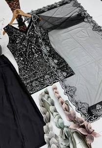 Colección de trajes de 3 piezas de diseñador para fiesta, con detalles de tela de georgette de alta calidad con estampado de estrellas. - Product Image 4