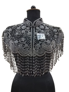 Vestido Capa con Flecos y Cuentas Negras de Alta Calidad 2026 para Mujer, Disponible a Precio de Mayoreo para Exportación - Product Image 1