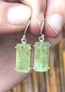 Pendientes de Cianita Verde Hechos a Mano, Plata de Ley, Joyería con Piedras Preciosas Naturales - Product Image 5