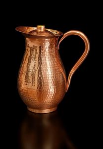 Ensemble de carafes en cuivre pour une cuisine moderne, ensemble de service d'eau en métal avec verres, élégant, durable, réutilisable. - Product Image 5