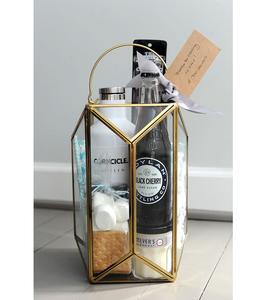 Lanterne décorative pour la maison, porte-bougie en verre, finition dorée, lanterne élégante en métal doré et verre - Product Image 1