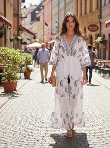 เทรนด์แฟชั่นลำลองสำหรับวันหยุดฤดูร้อนปี 2026 ชุดเดรสทรงเข้ารูปเอวสูง คอวี แขนสั้น พิมพ์ลาย สำหรับผู้หญิง - Product Image 4