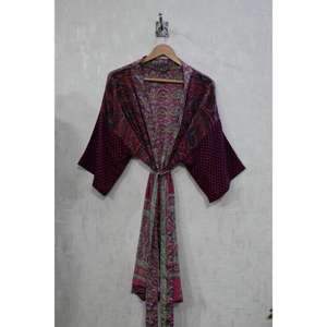 Robe kimono longue vintage en patchwork de soie, robe de chambre bohème, style japonais, faite à la main - Product Image 2