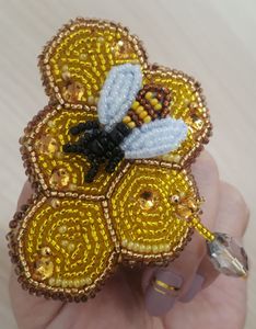 Broche Bordado Floral con Cuentas, Joyería de Moda Hecha a Mano, Accesorio de Estilo Vintage, Broche Bordado con Cuentas con Hermosa Decoración a Mano - Product Image 2
