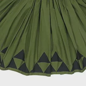 Falda Luau de Estilo Vibrante Hecha a Mano con Bordado Floral Otoñal, Cómoda, con Cintura Elástica, Estilo Isleño - Product Image 3